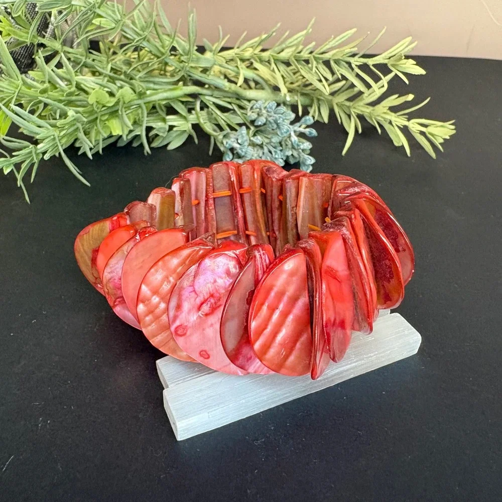 Red‎ Shell Stretch Bracelet | Chunky Disc | Boho Statement | Elastic Beachy Boho